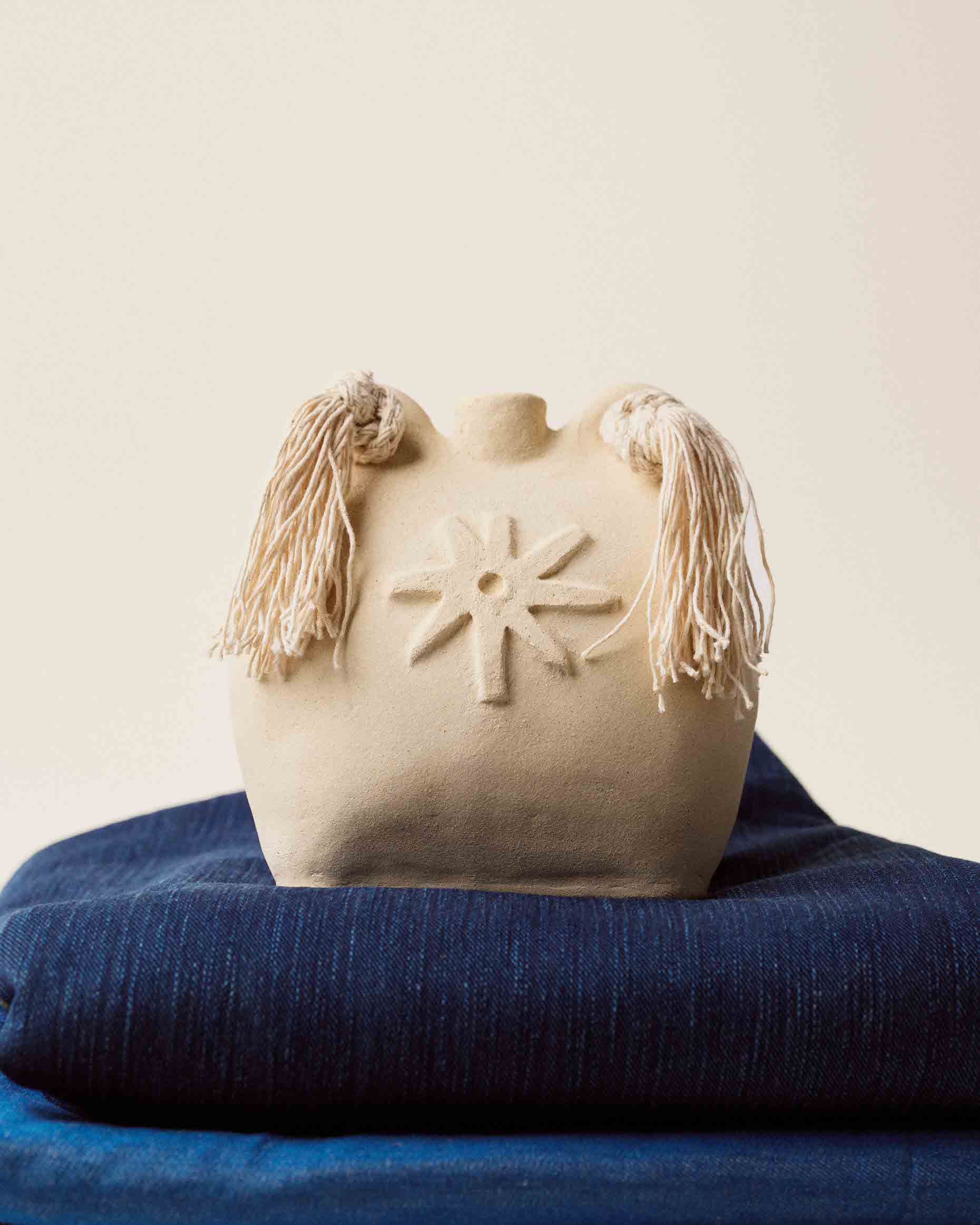 Vase à boutons